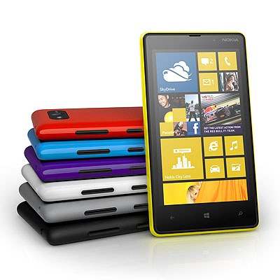 Nokia Lumia 820 - Nokia Windows Phone 8 özellikli Lumia telefonlarını tanıttı